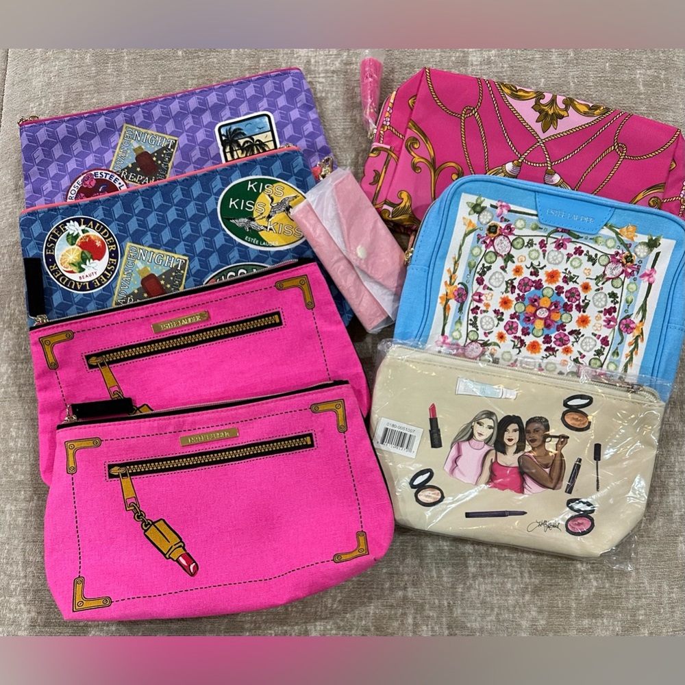 Lot of Makeup Bags (7)